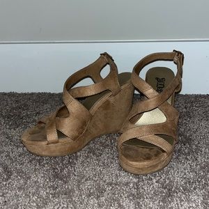 Brash Tan Wedge